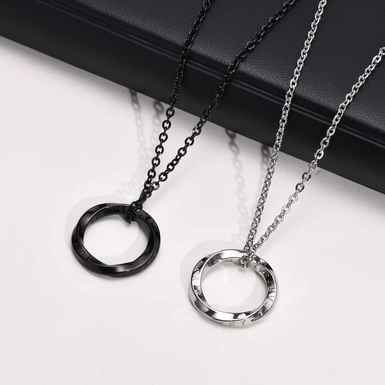 Collier Viking rond noir et argenté