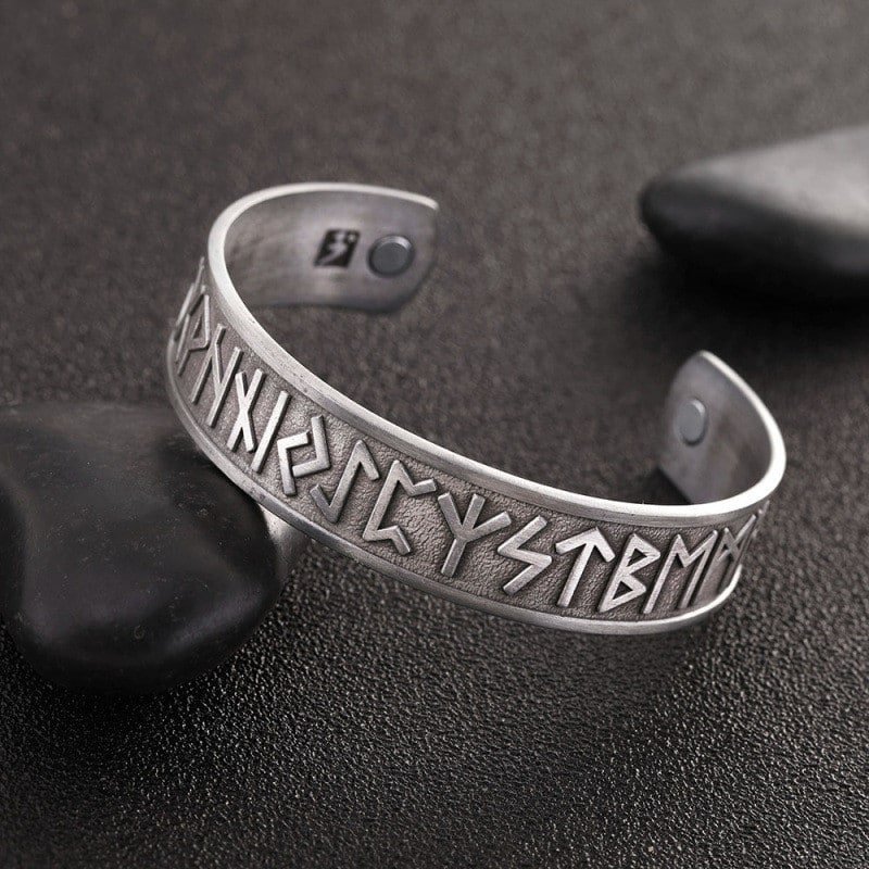 Bracelet Viking Runes en alliage robuste argenté