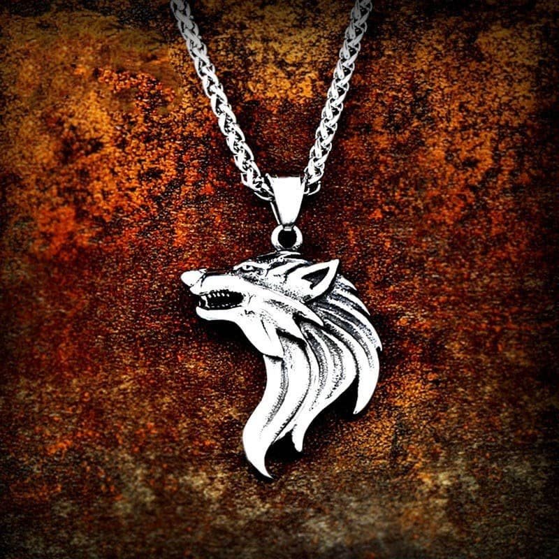 Collier Viking Tête de Loup finement sculpté