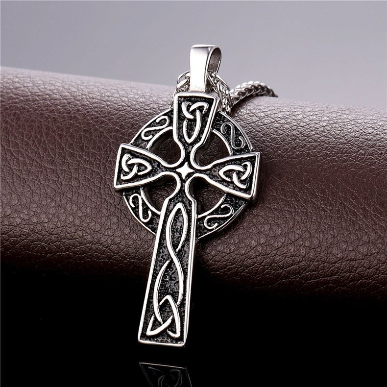 Pendentif Croix Celtique en Acier Inoxydable Plaqué Or unisexe