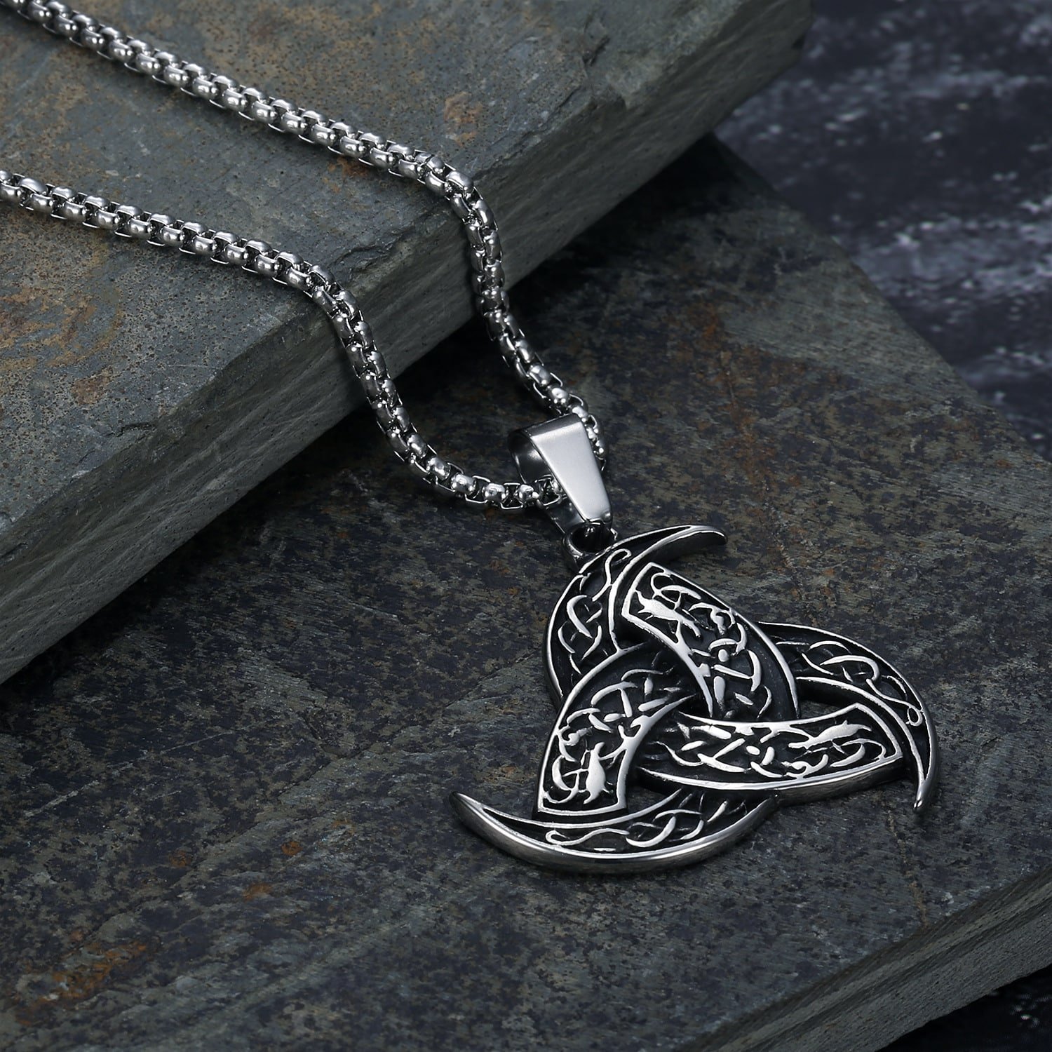 Pendentif viking en acier inoxydable avec motif triquetra