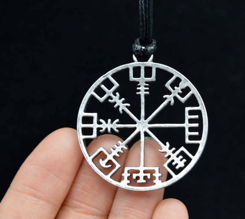 Pendentif Viking Boussole Vegvísir style rétro