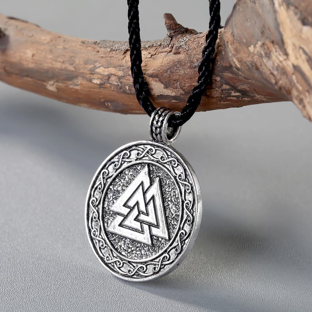 Pendentif viking triskel en alliage vieill style celtique et nordique