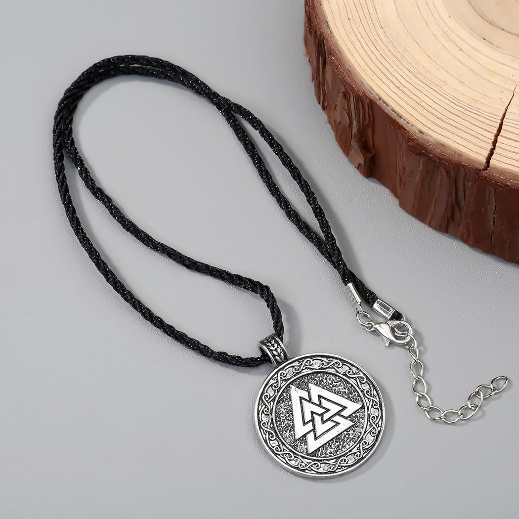 Pendentif viking triskel en alliage vieilli unisexe