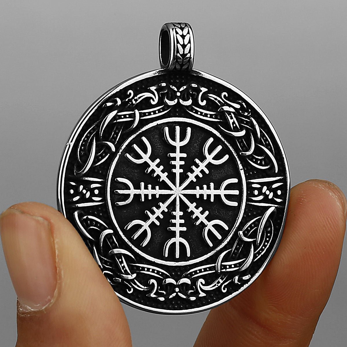 Pendentif Viking Boussole Vegvísir Acier Titane couleur acier