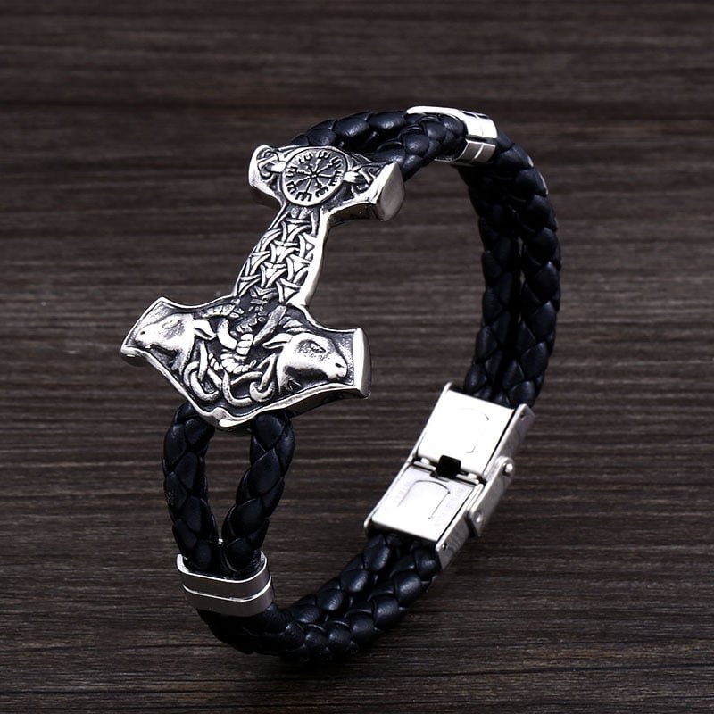 Bracelet Viking motif Mjölnir finement gravé