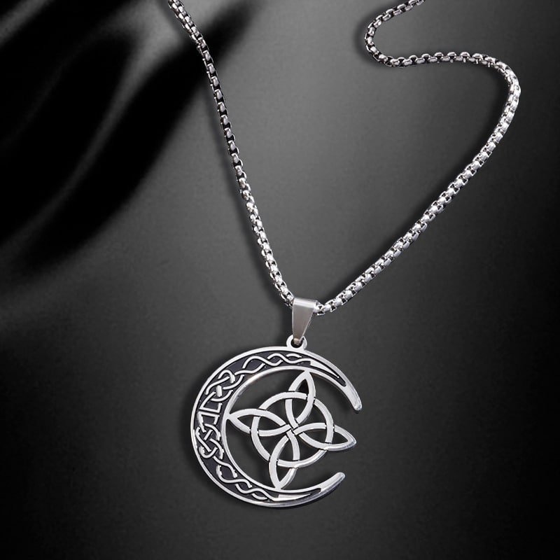 colier pendentif viking forme de lune et triskel