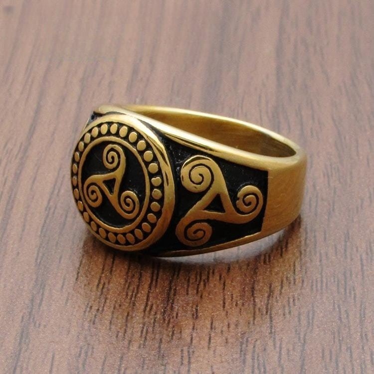 Bague viking motif nœud celtique finition doré