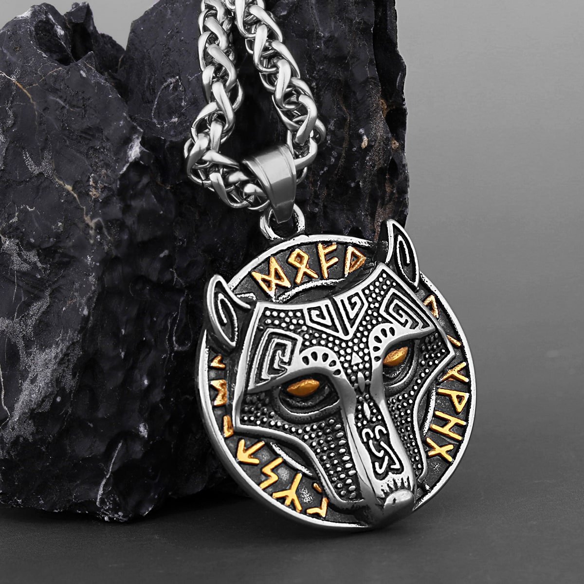 Pendentif viking tête de loup en acier titane durable