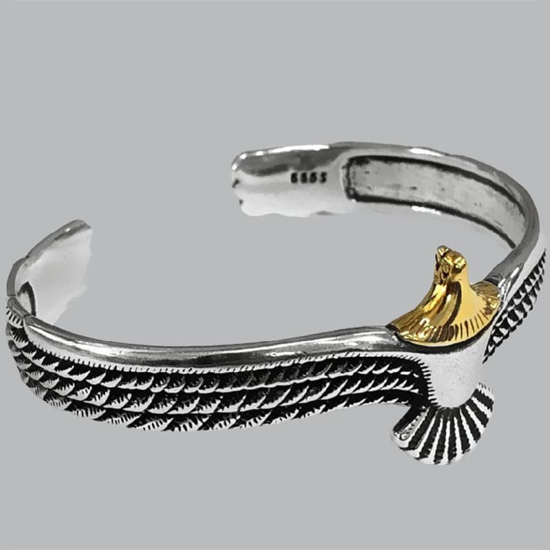 Bracelet viking en argent avec aigle doré et motif d'écailles