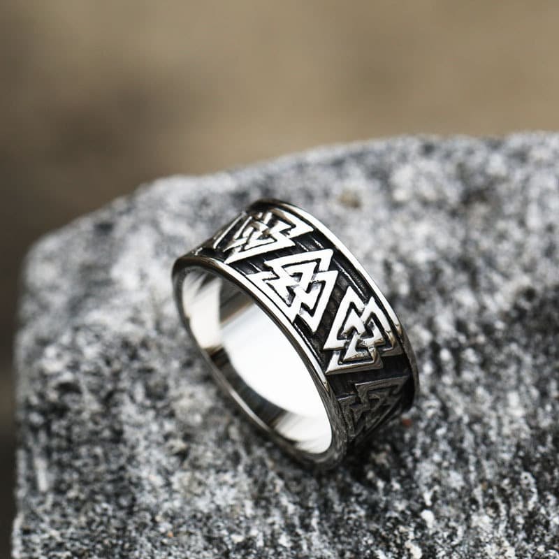 Bague viking triskel en acier titane