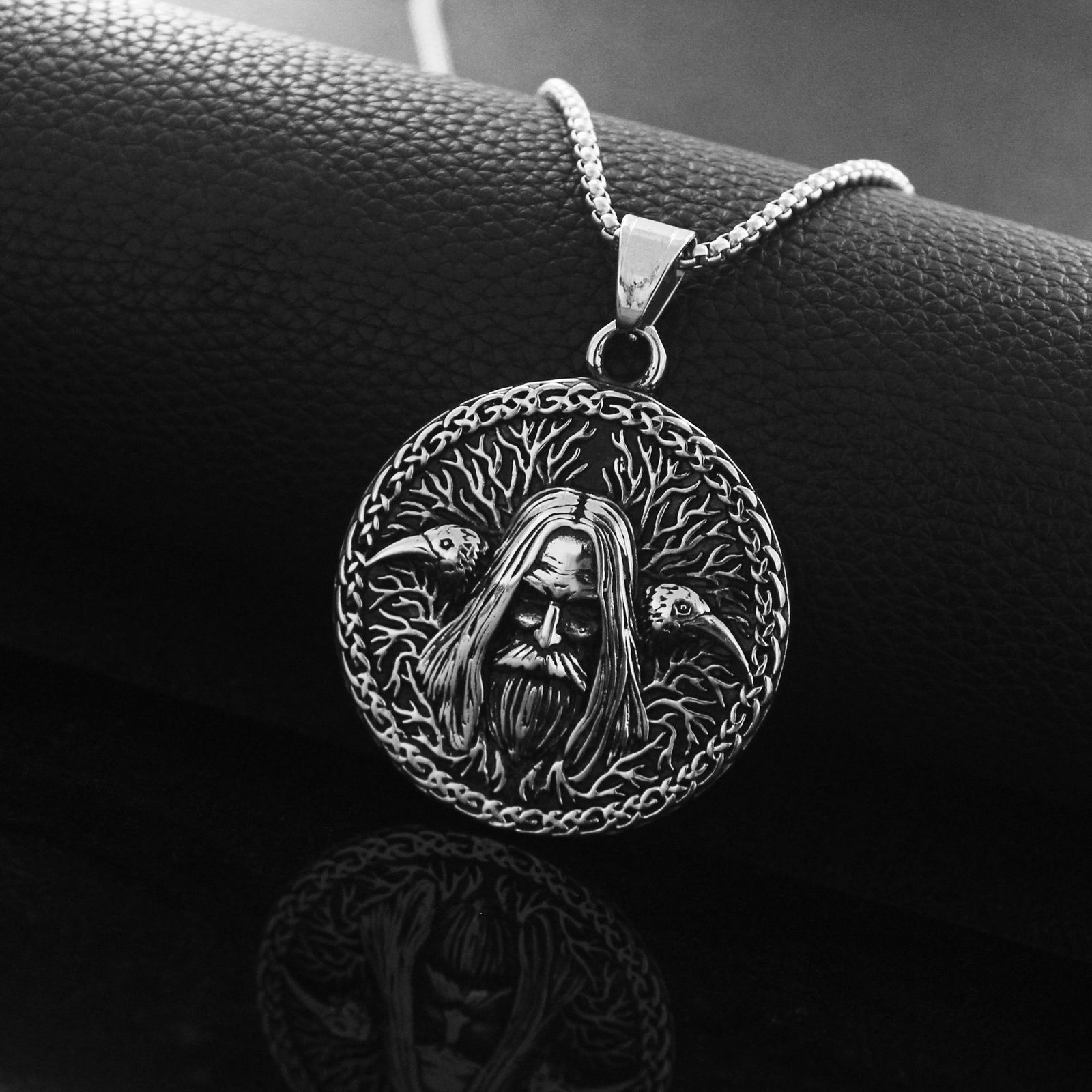 Pendentif Viking Visage Barbu en acier titane