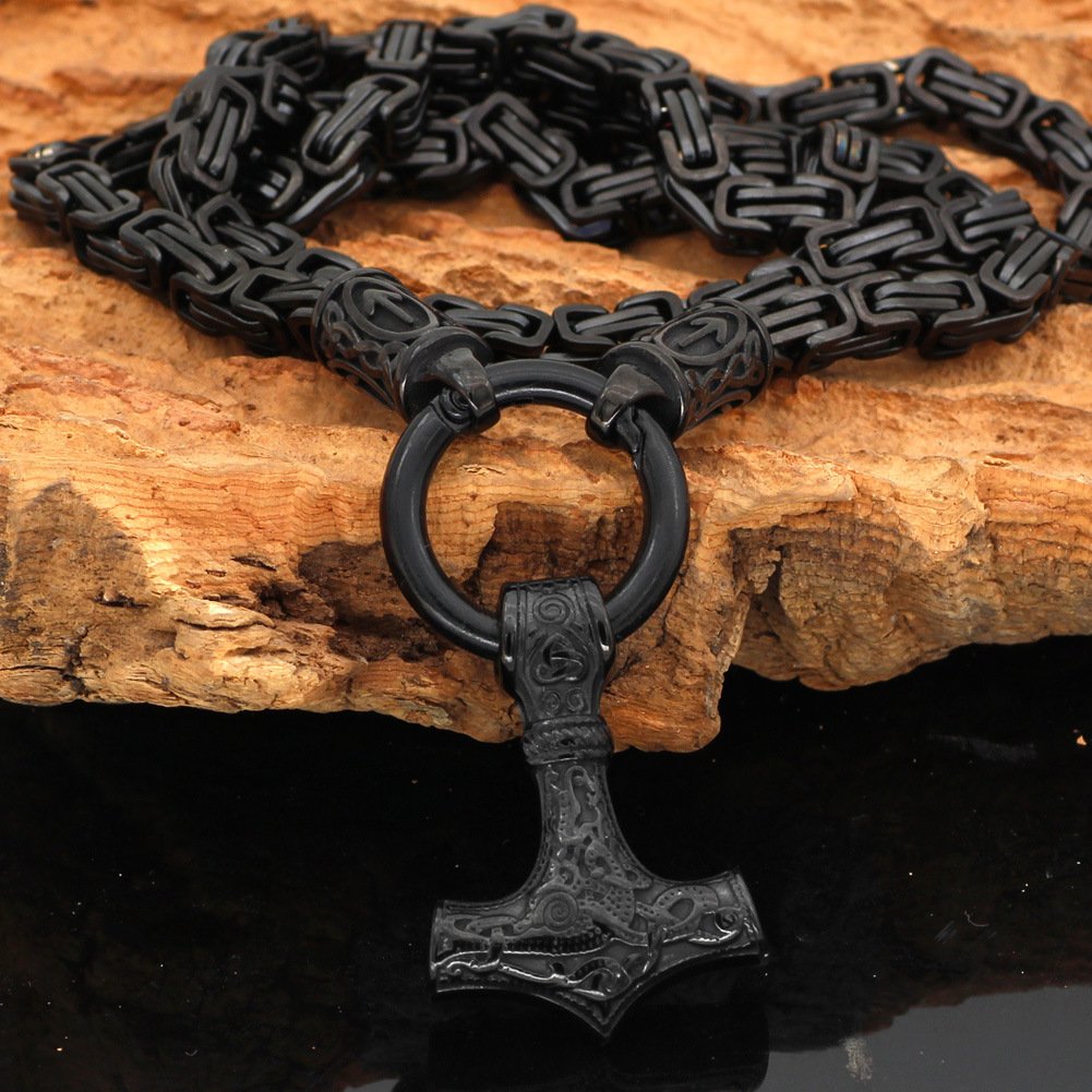 Collier Viking Marteau de Thor en Acier Titane finition noir antique