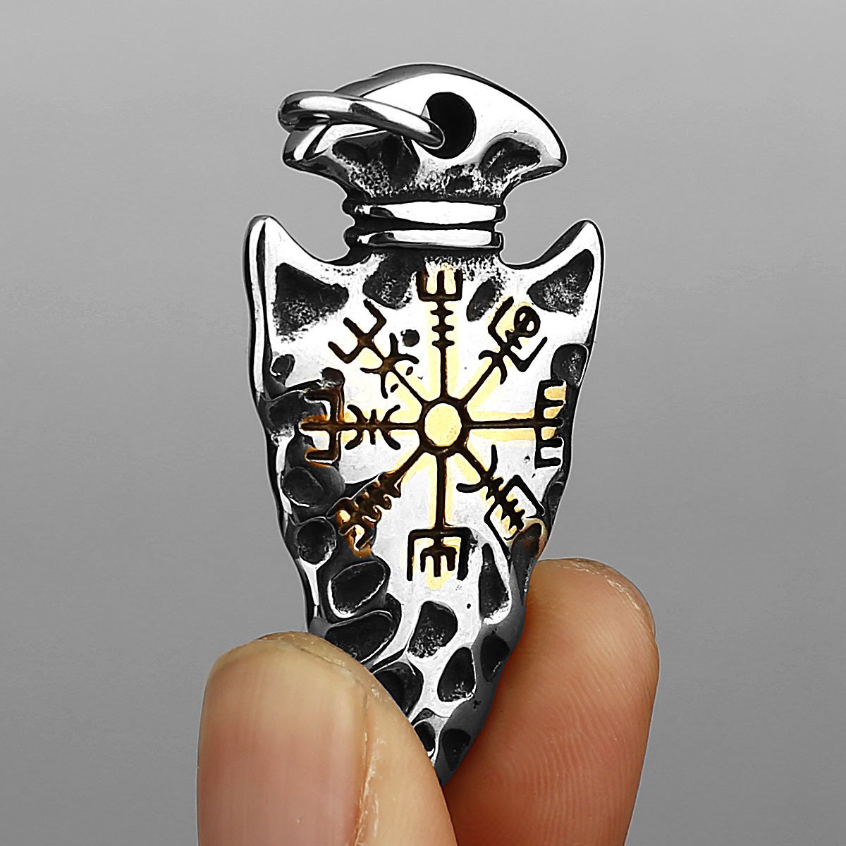 Pendentif Viking Pointe de Flèche Runes doré