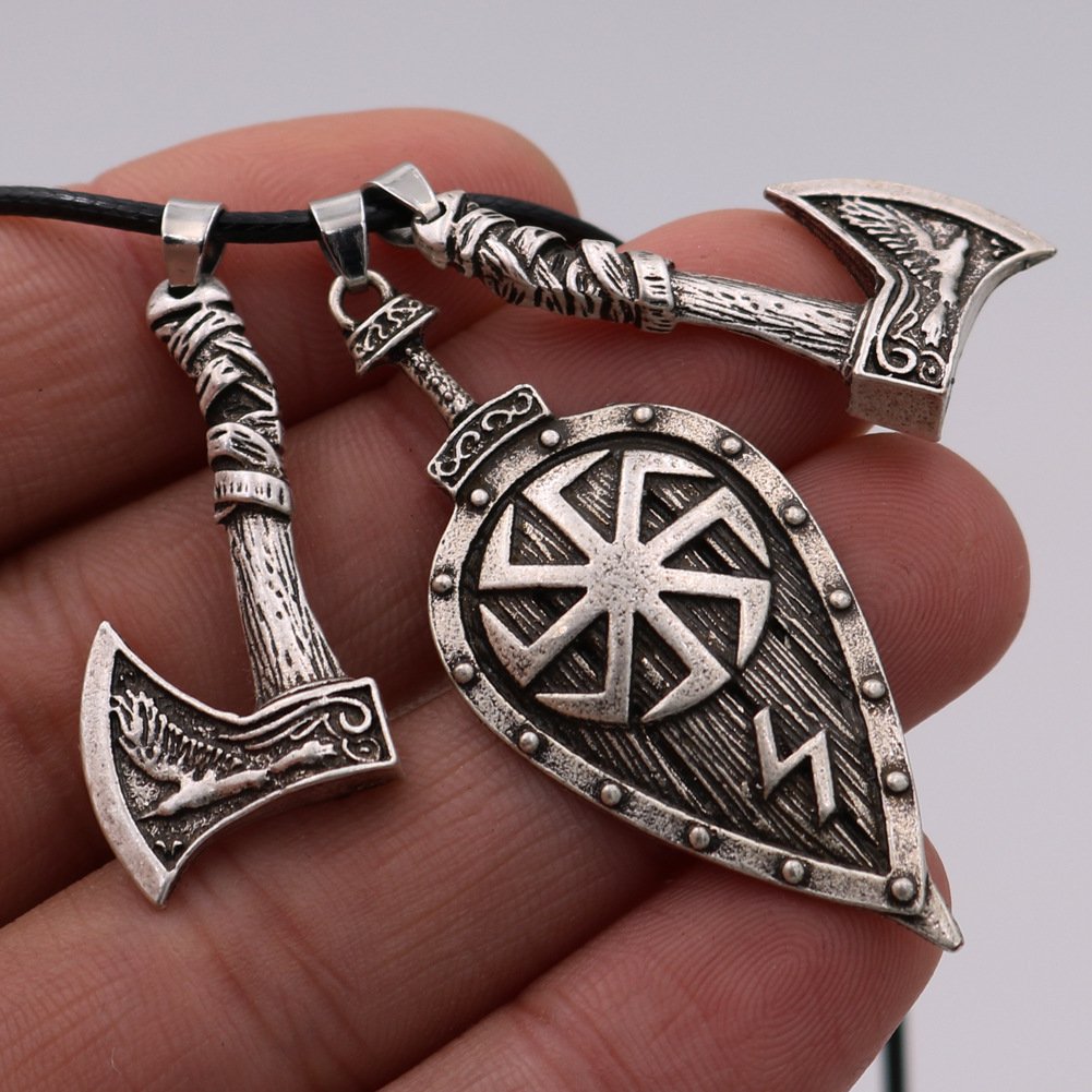 Pendentif Viking avec bouclier et haches argent