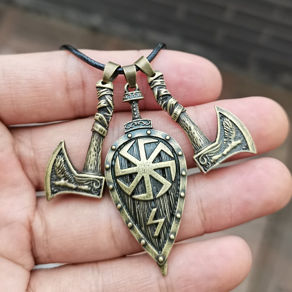 Pendentif Viking avec bouclier et haches bronze