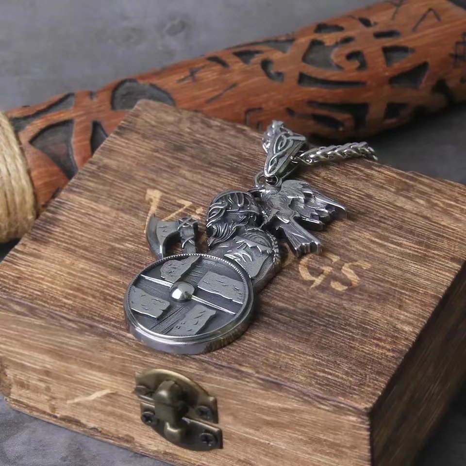 Pendentif Viking Guerrier et Corbeau en Acier Inoxydable