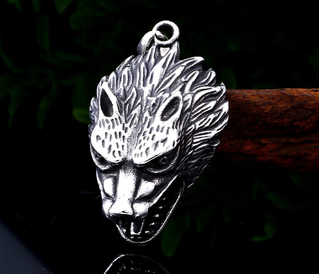 Pendentif Viking Tête de Loup Fenrir en Acier Titane ancien