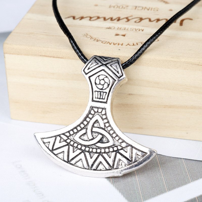 Pendentif Hache Viking avec Croix Nordique argenté