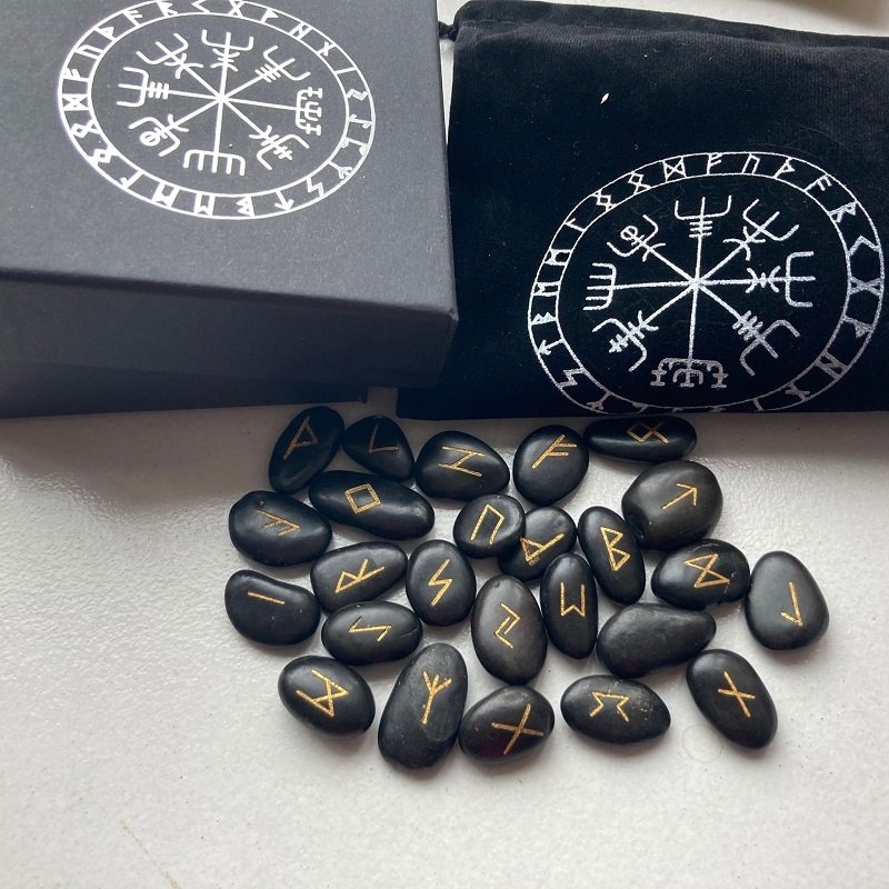 Jeu de Runes Vikings en Pierres Naturelles vegvisir