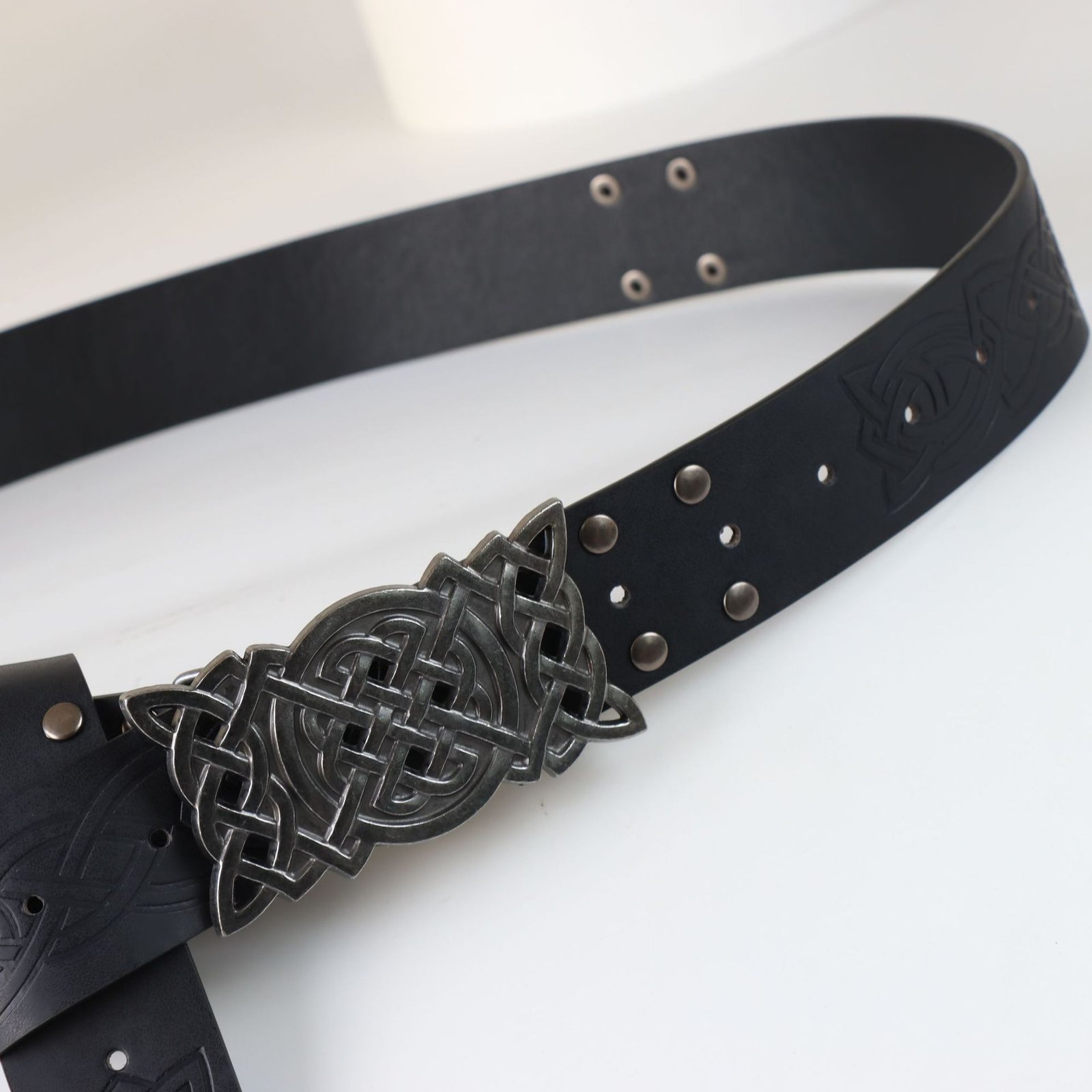 Ceinture Viking en Cuir PU avec Motif Nœud de Yggdrasil et Rivets noir