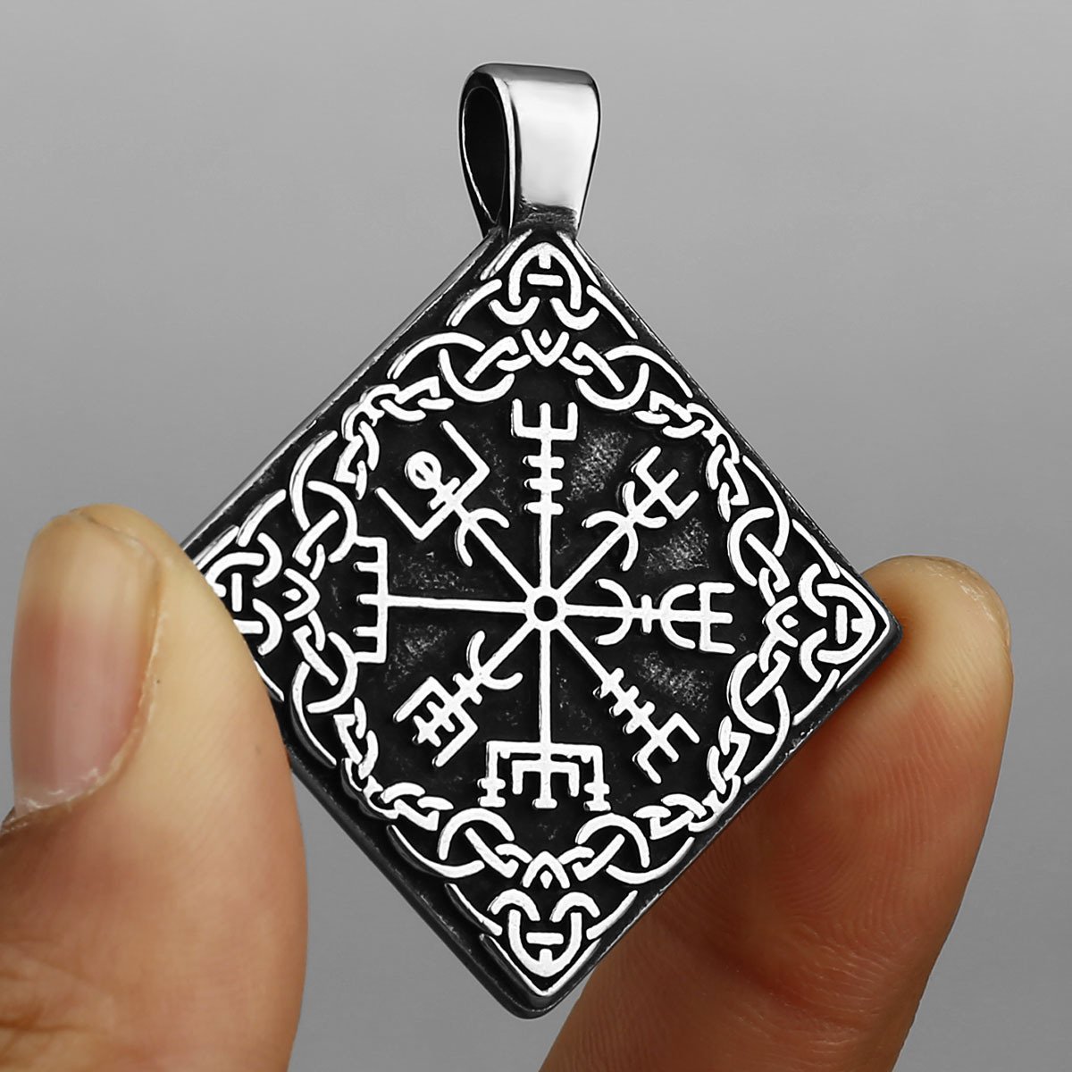 Pendentif Viking Vegvisir - Boussole Nordique en Acier Titane argenté