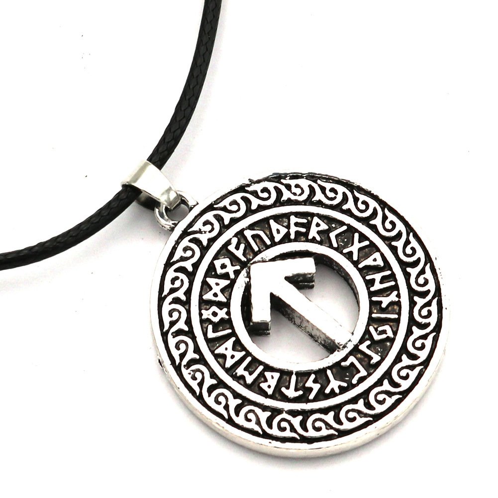 Pendentif Rune Tiwaz Viking en acier retro