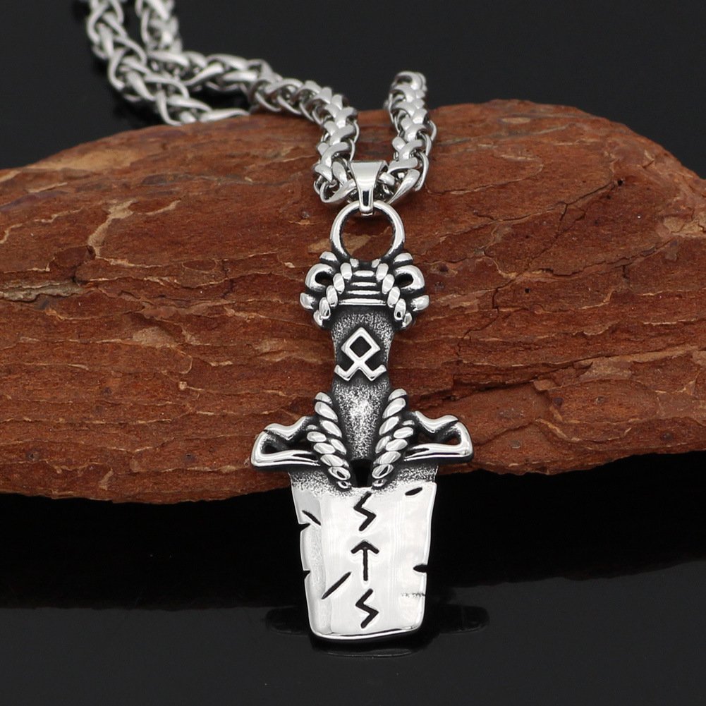 Pendentif Viking Épée et Runes en acier ancien