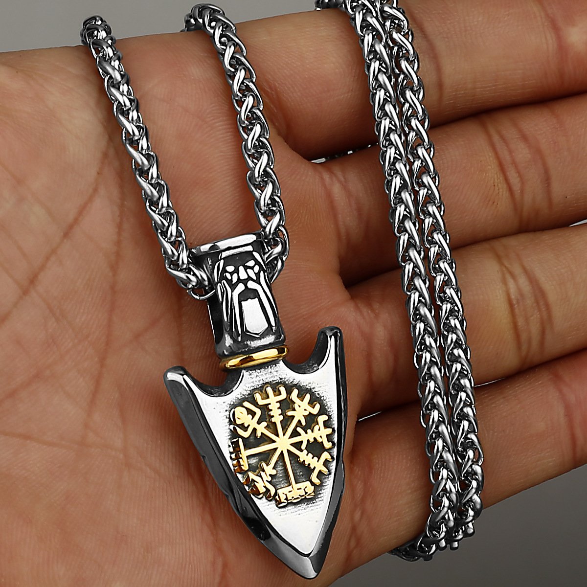 Pendentif Viking Vegvisir doré avec chaîne