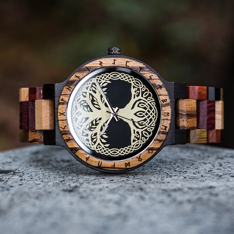 Montre Viking Yggdrasil : L'Arbre de Vie en Bois et Runes