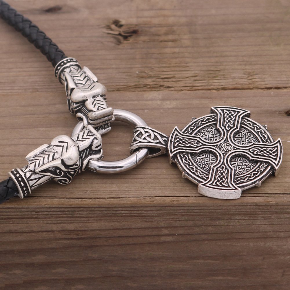 Collier Viking avec Croix Celtique et Chaîne Horsewhip acier