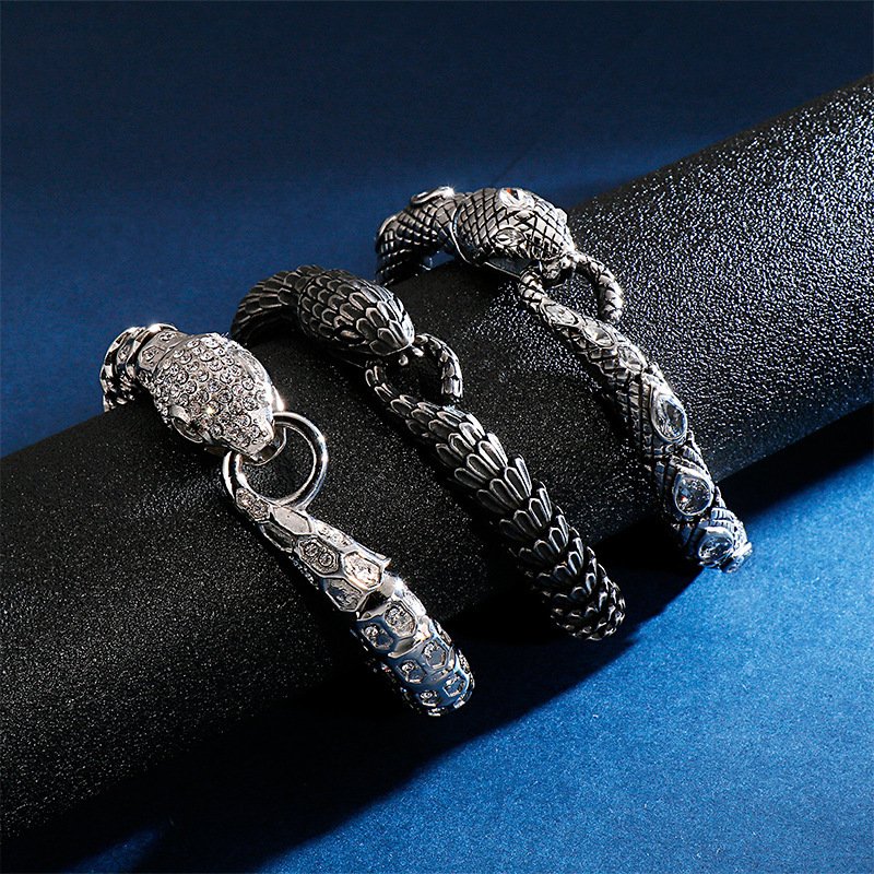 Bracelet Viking Jörmungand : Le Serpent d'Ymir en Acier Titane Design détaillé