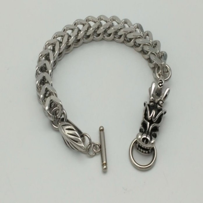 Bracelet Viking Ouroboros en titane robuste et élégant